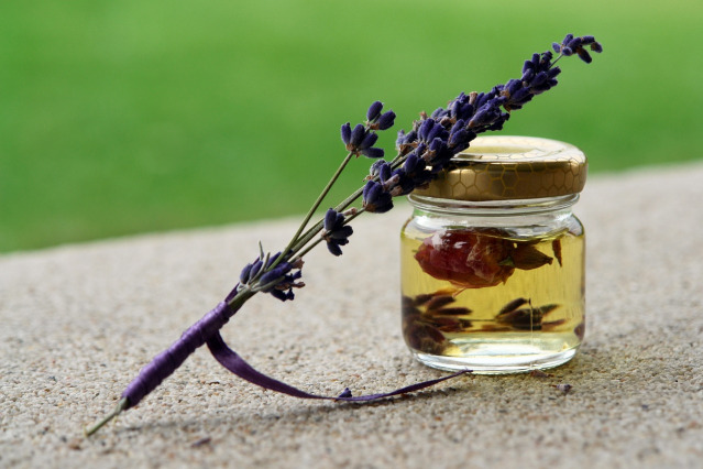 aromatherapy massage essential oils